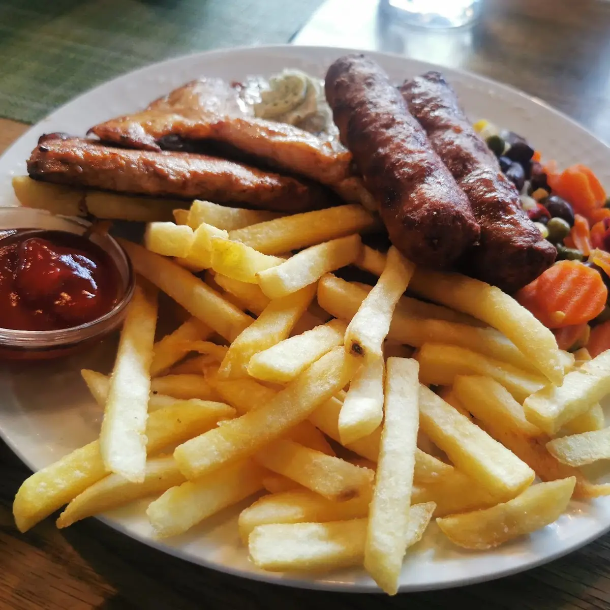 Cevapcici Mit Pommes