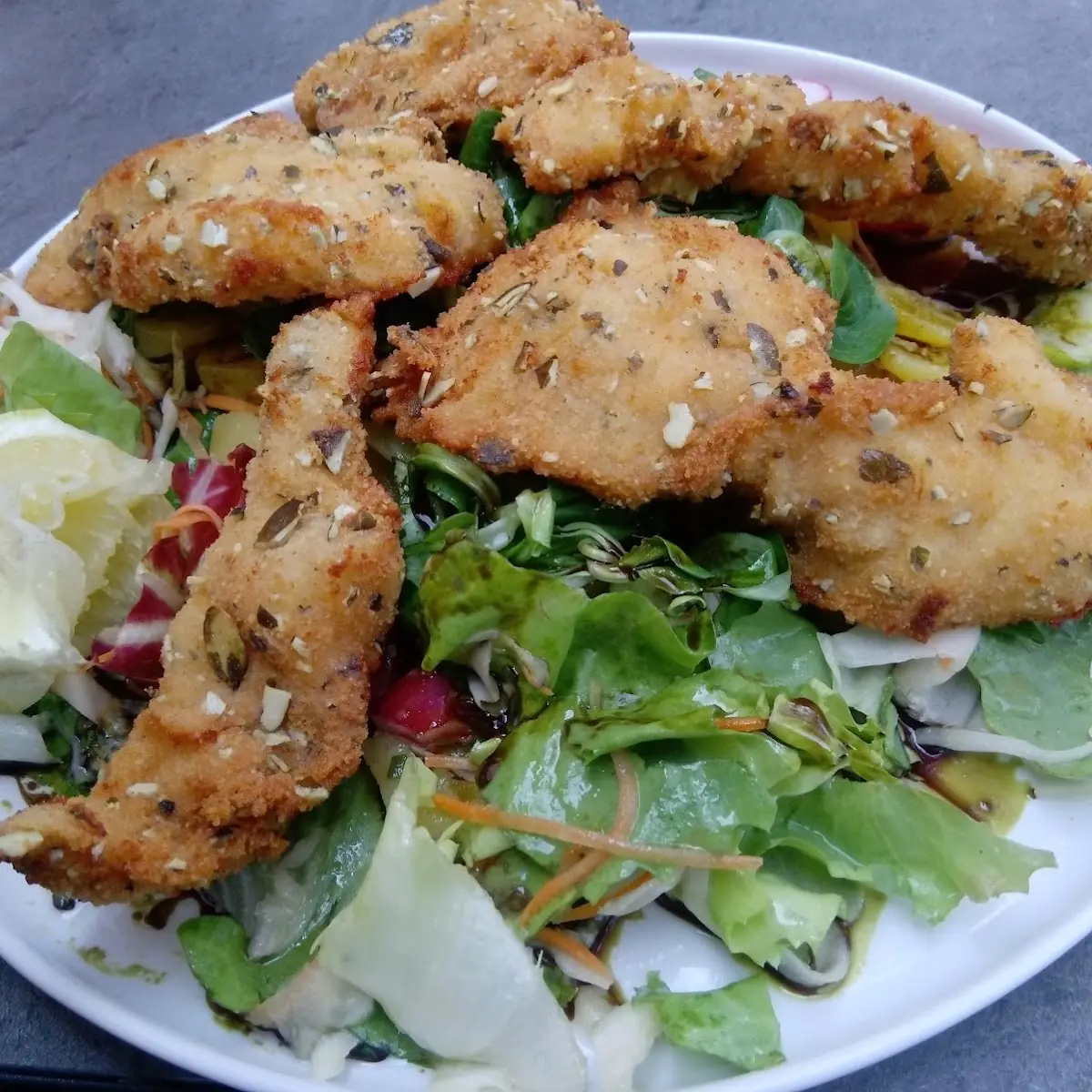 Steirischer Backhendlsalat Mit Kürbiskernöl