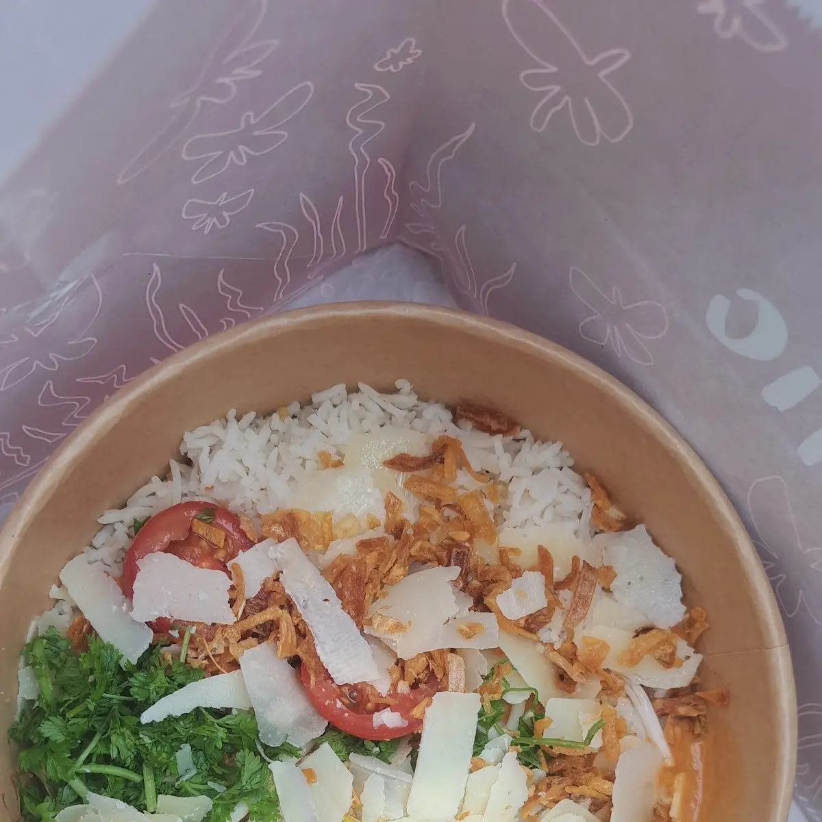 Red Thai Curry Mit Grana Panado Und Östzwiebelr