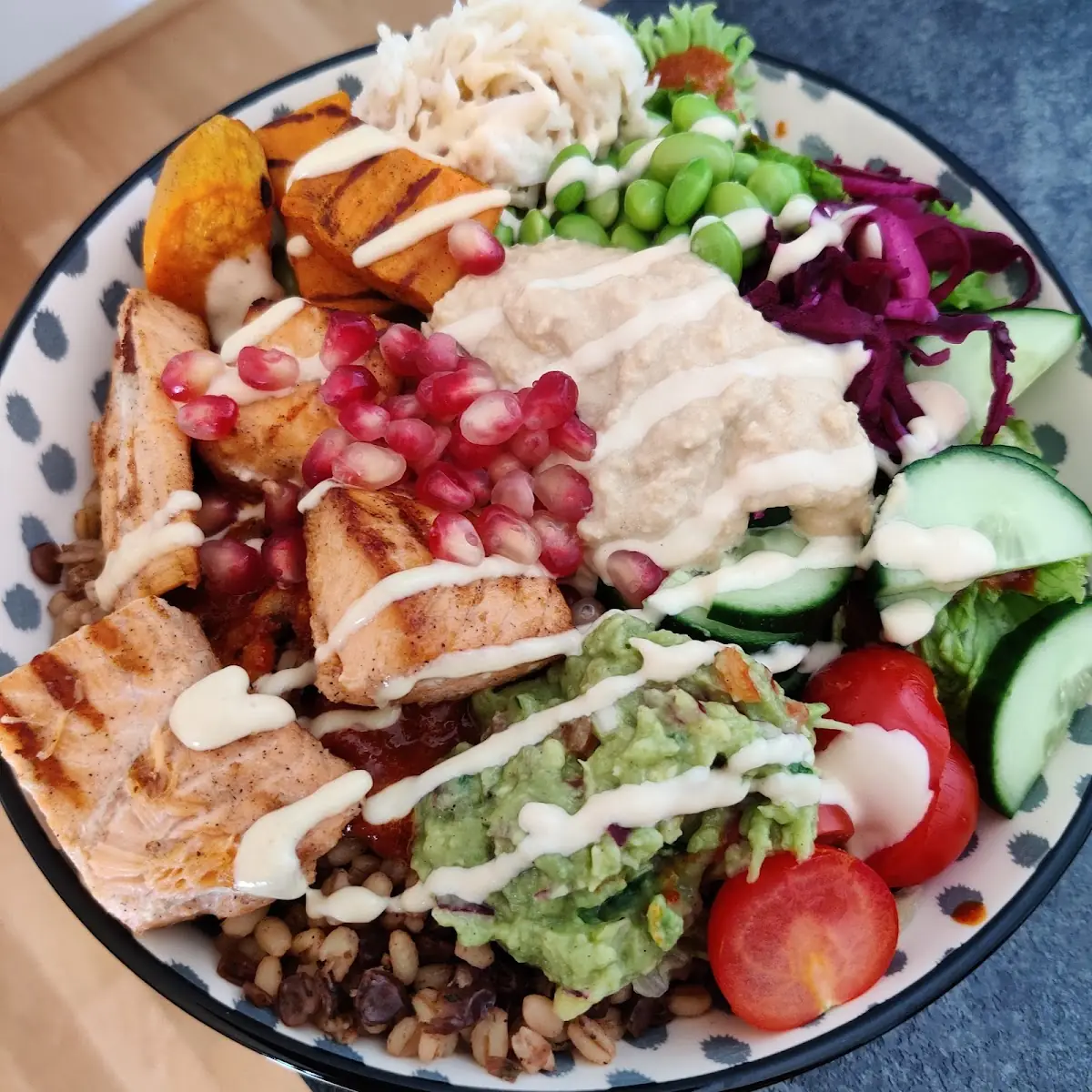 Spicy Salmon Bowl a La Ozi