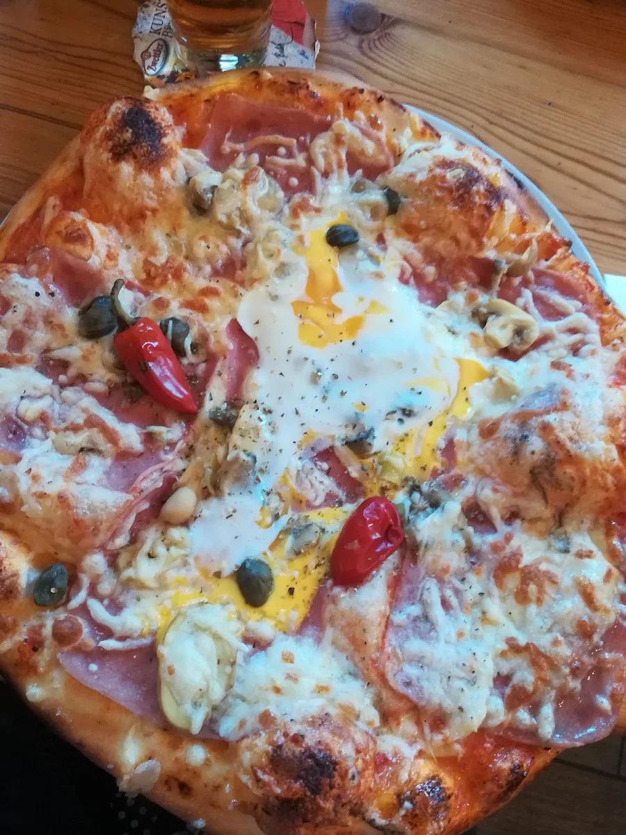 Pizza Diablo Mit Ei