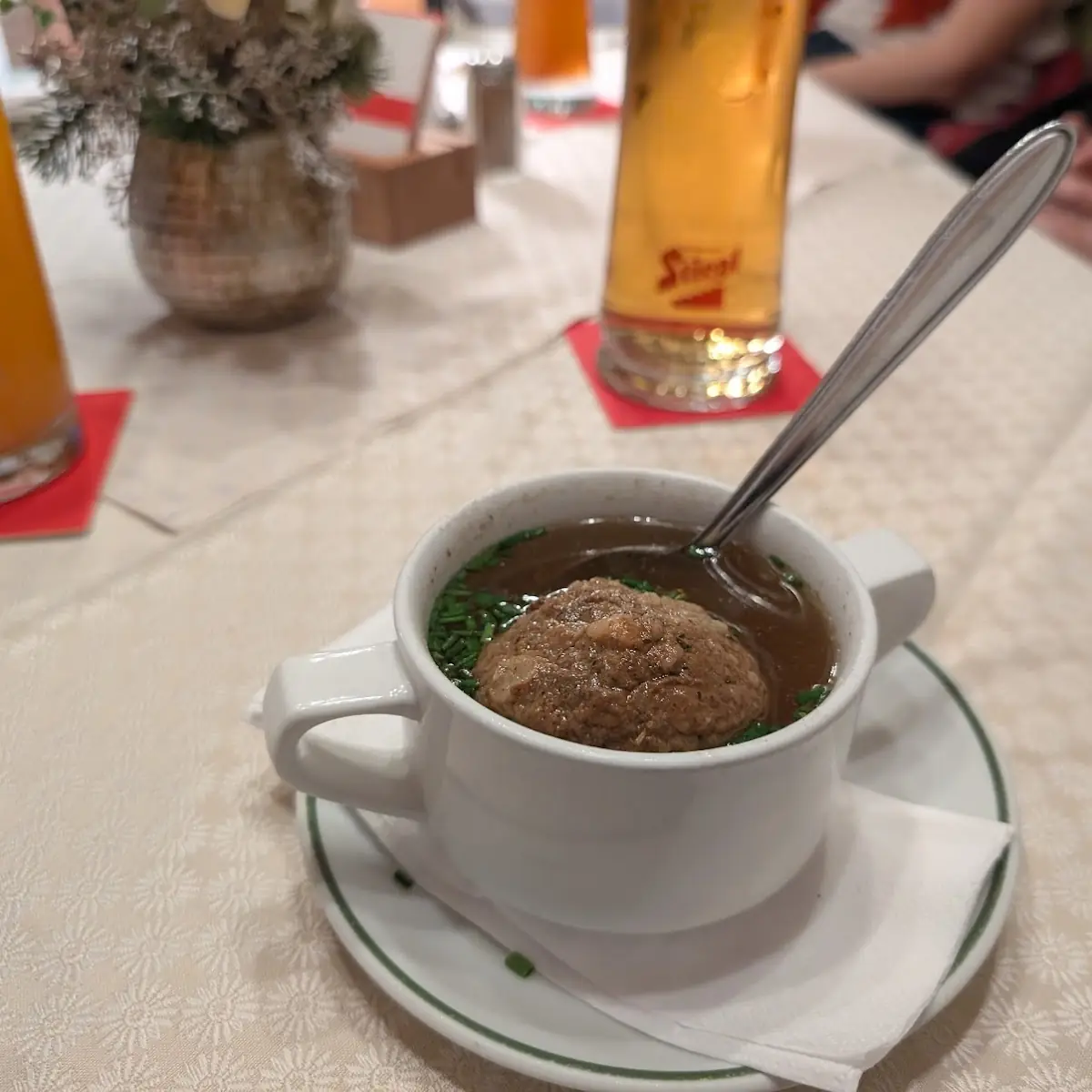 Leberknödelsuppe