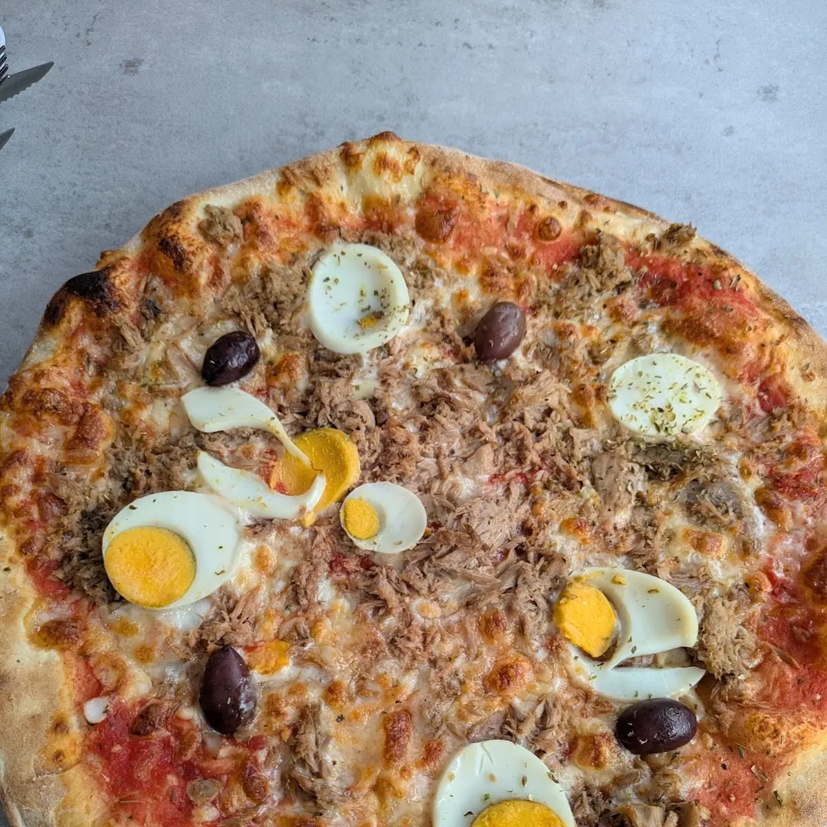 Pizza Della Nonna Thunfisch Ei Und Oliven