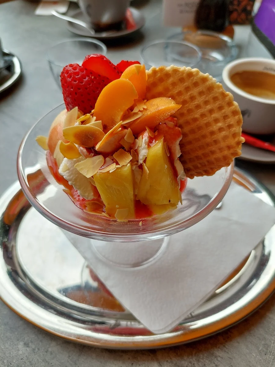 Eisbecher Fruchtvariation