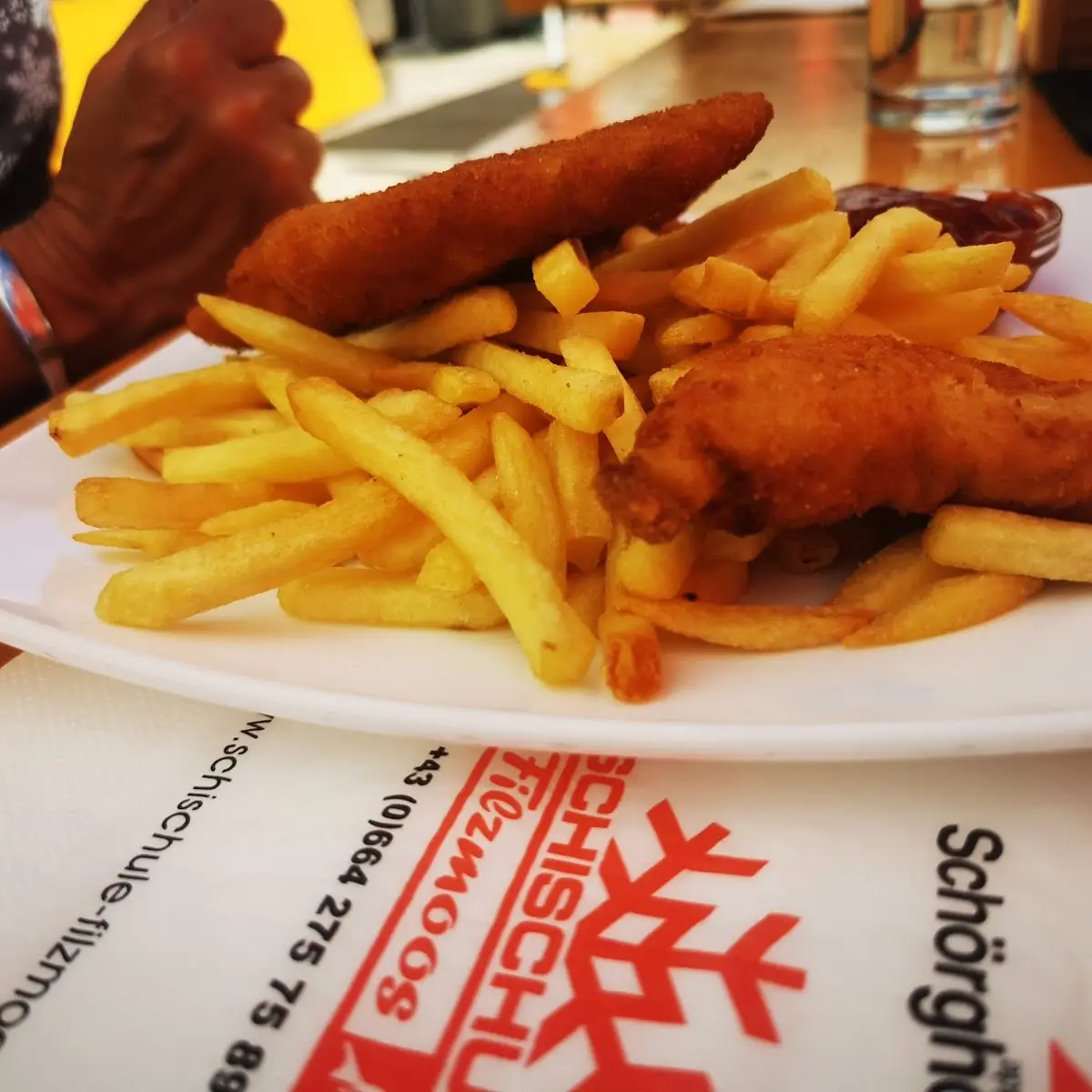 Chicken Fingers Mit Pommes