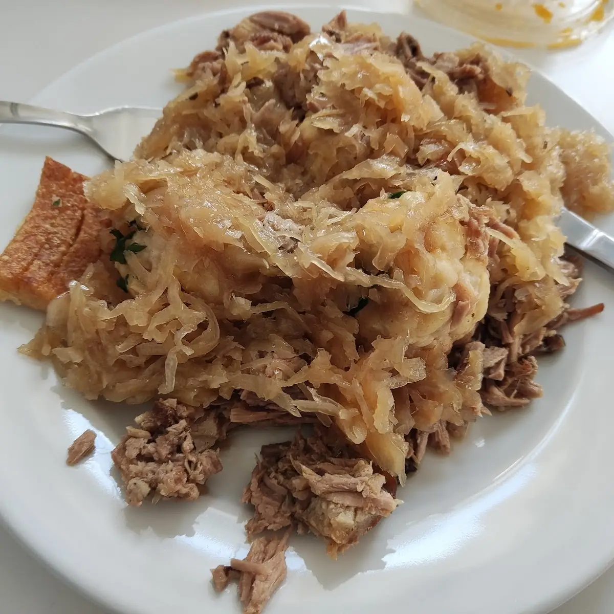 Knödel Mit Bratensaft & Sauerkraut