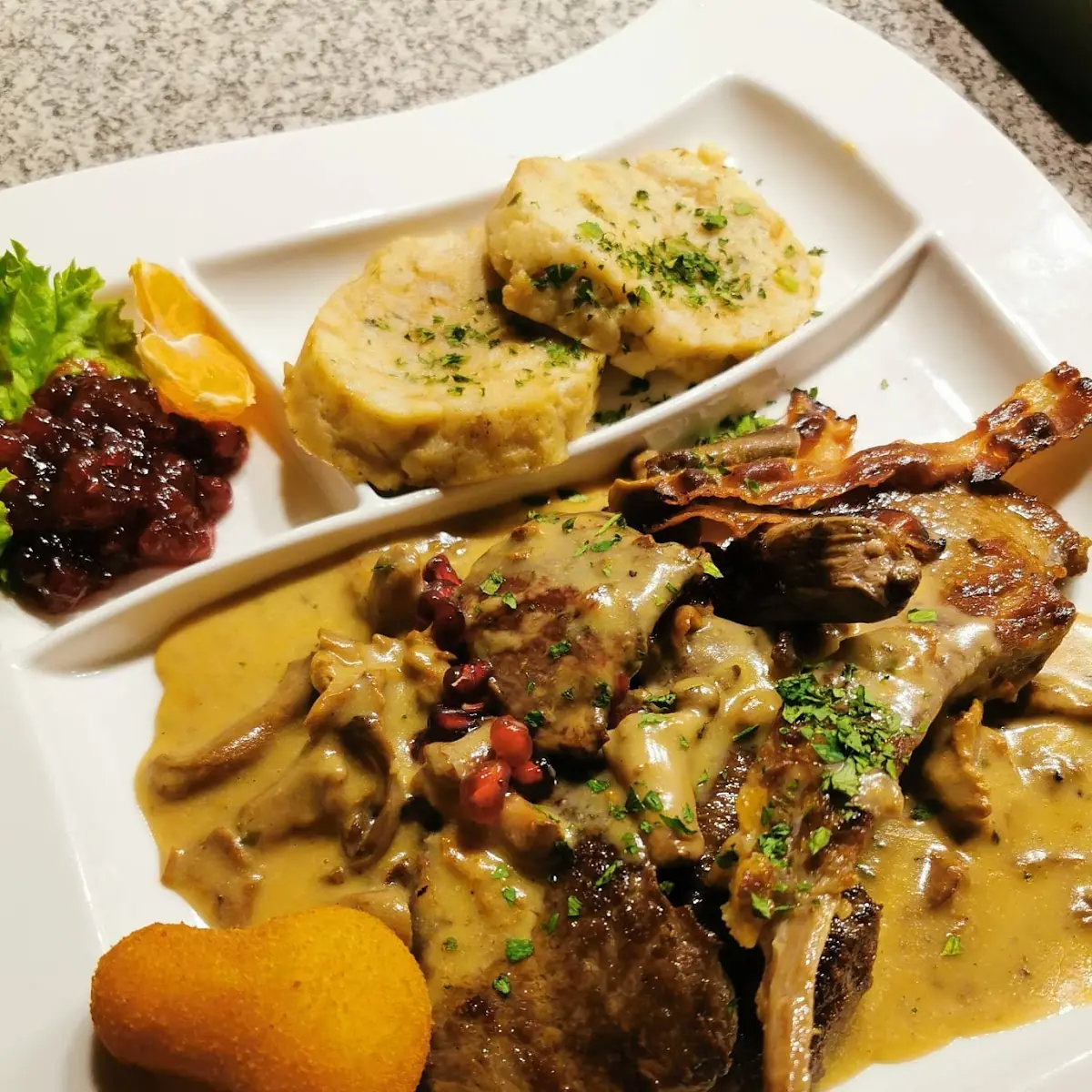 Kalbsleber Tiroler Art A F G