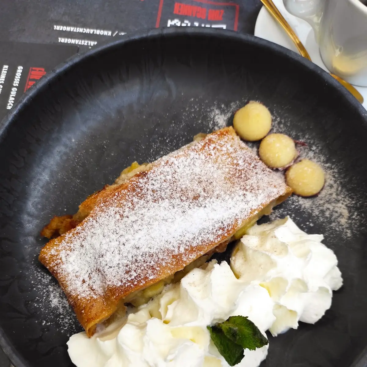 Apfelstrudel