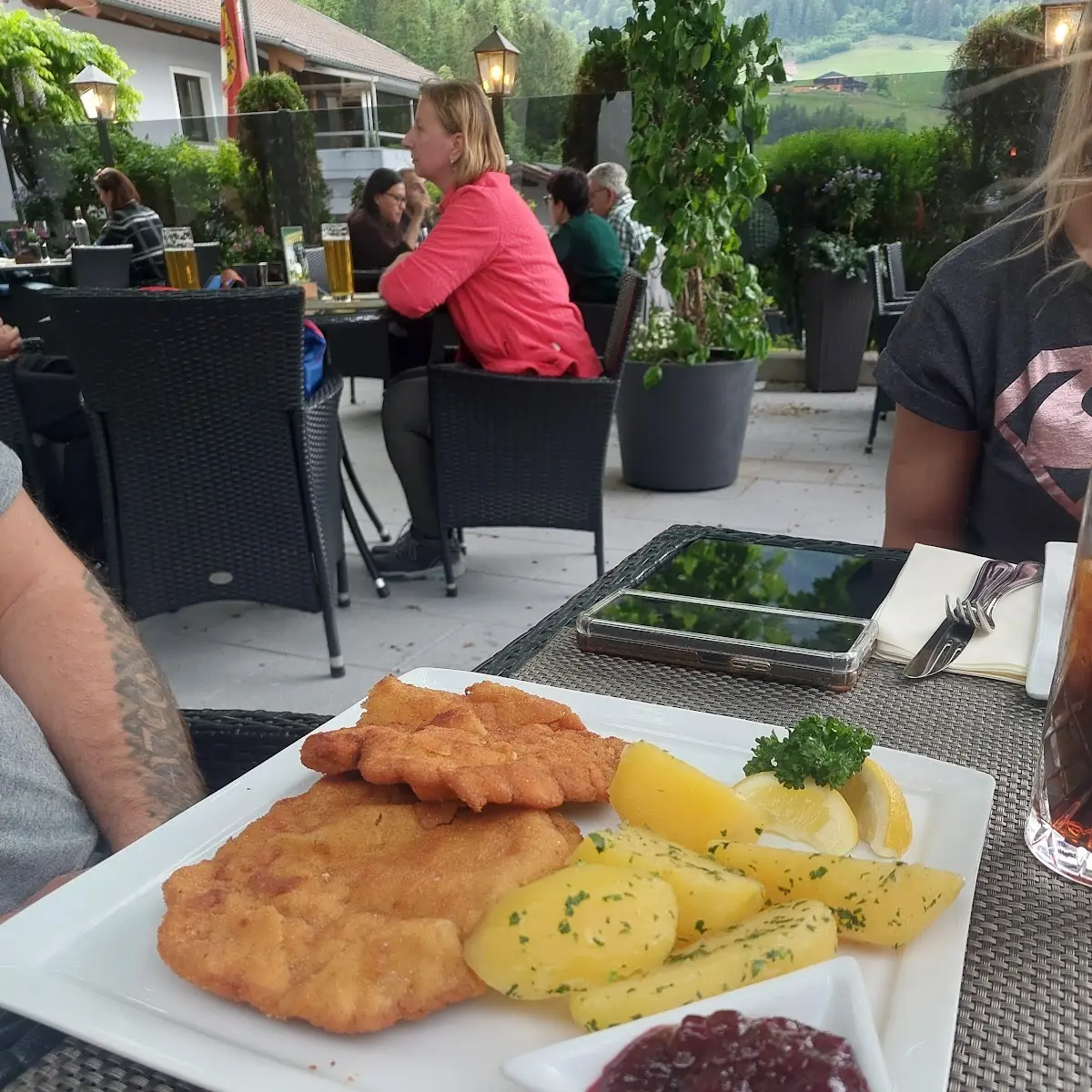 Wiener Schnitzel With Potatoes