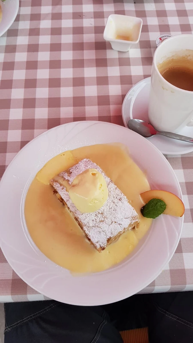 Apfelstrudel Mit Vanillesauce