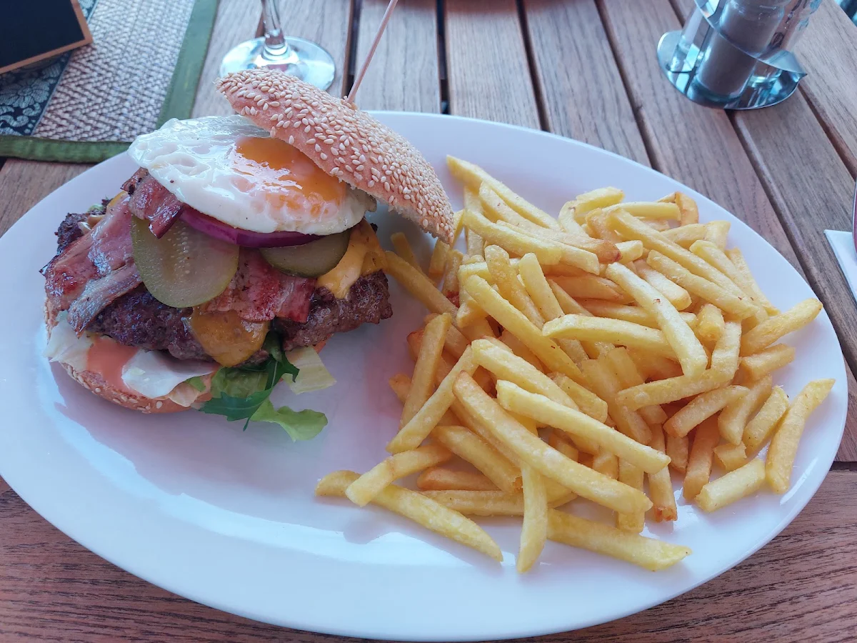 Dorfburger Mit Ei