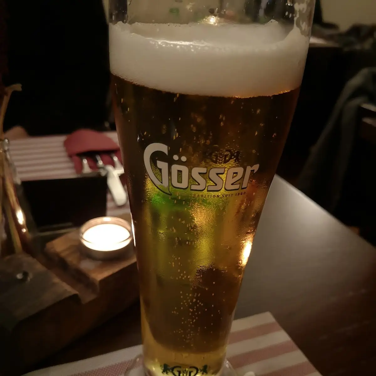 2 Kleine Gösser Und Erdäpfel Vogerlsalat