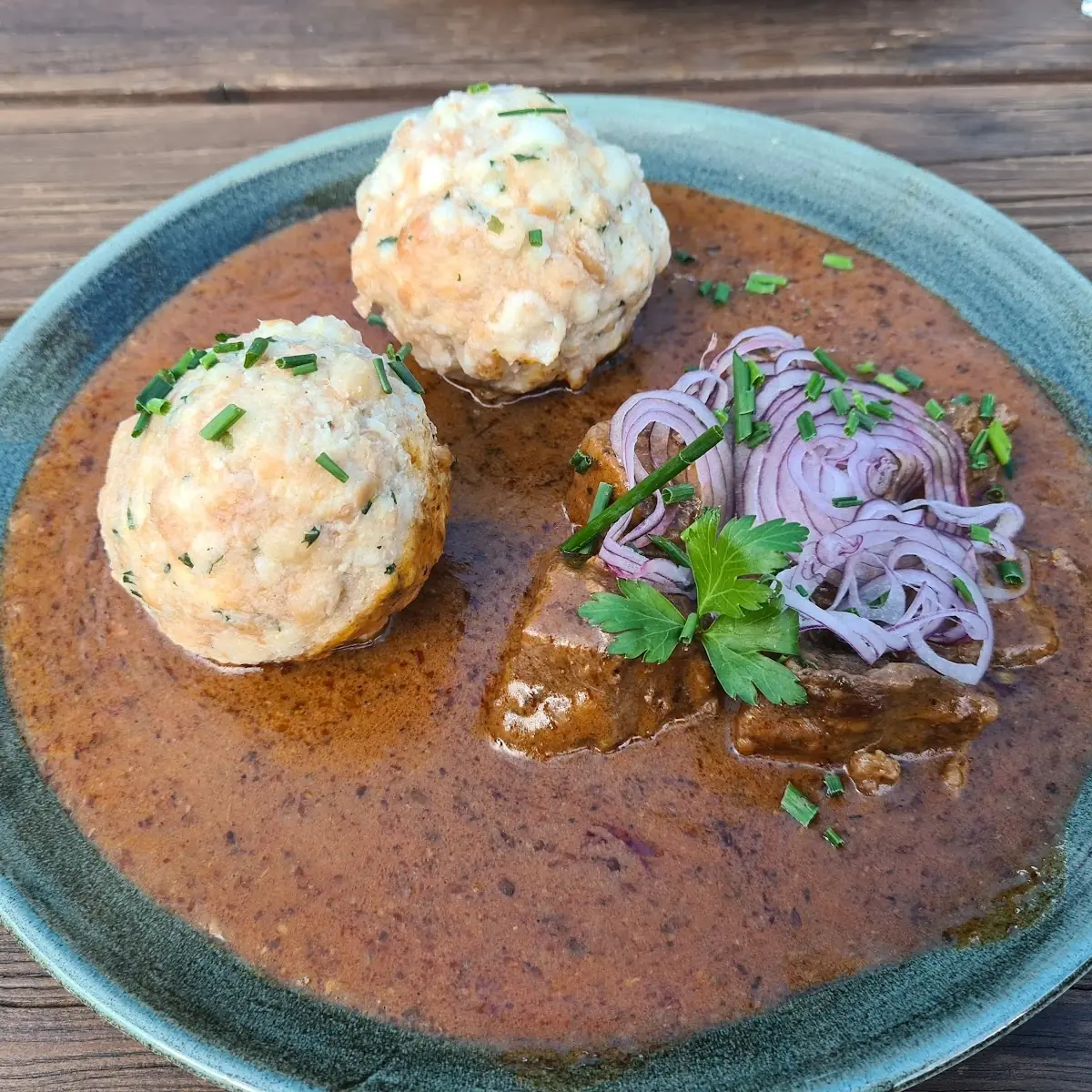 Rindergulasch Mit Semmelknödel