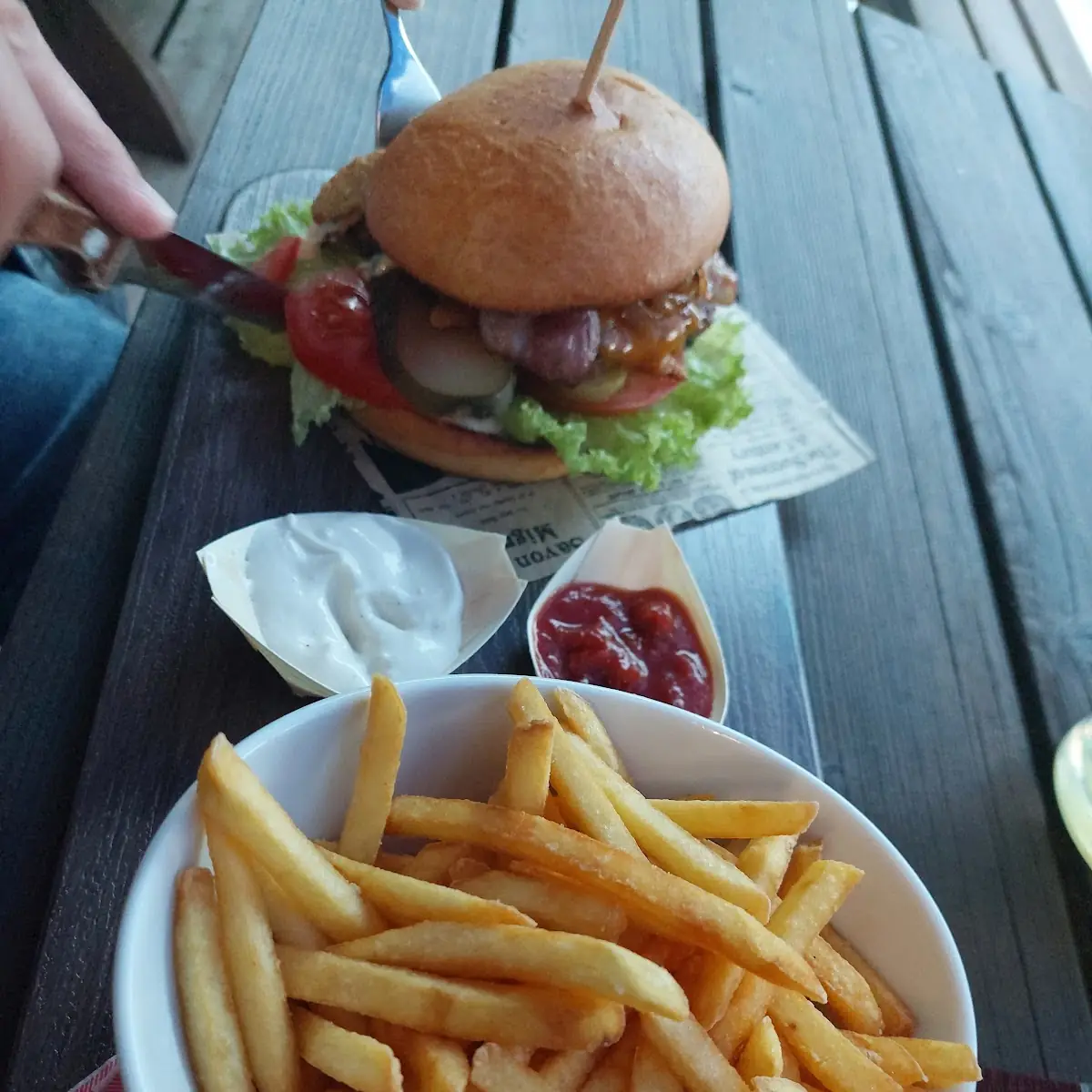 Ski Alm Burger Menü