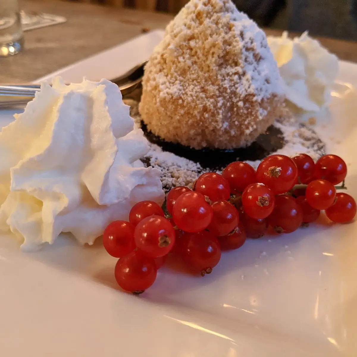 Mozartkugelnknödel Mit Nougat Sauce