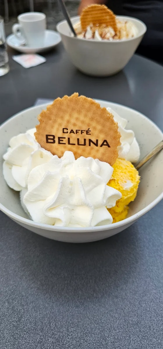 Sahne Sahne Sahne Und Darunter Mango Pistachio Rafaelo Eis