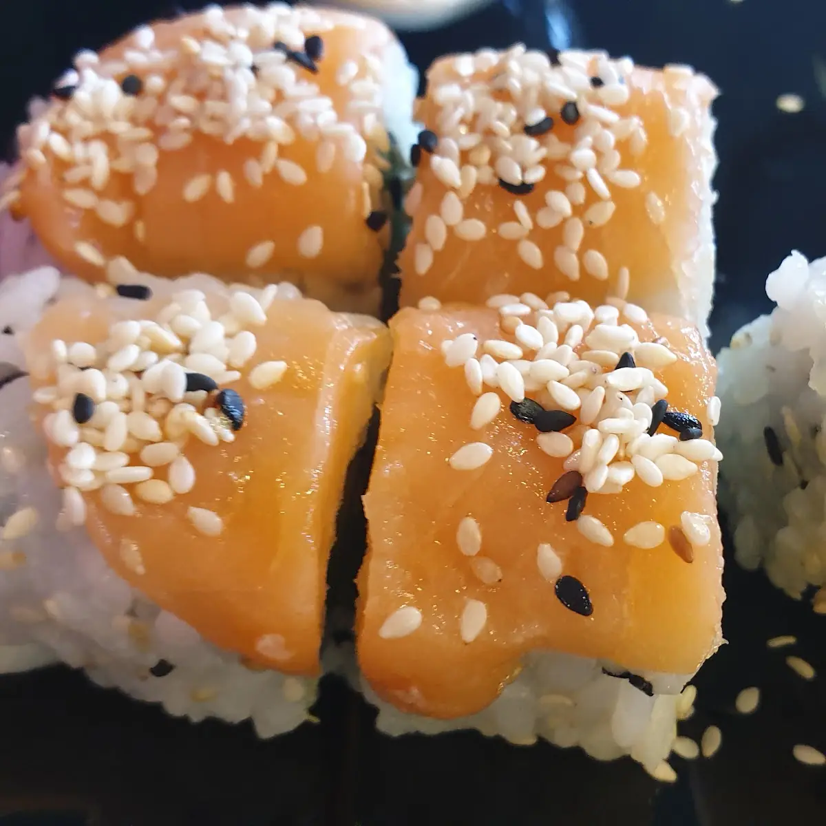 Lachs Sesam Maki 8 Stk