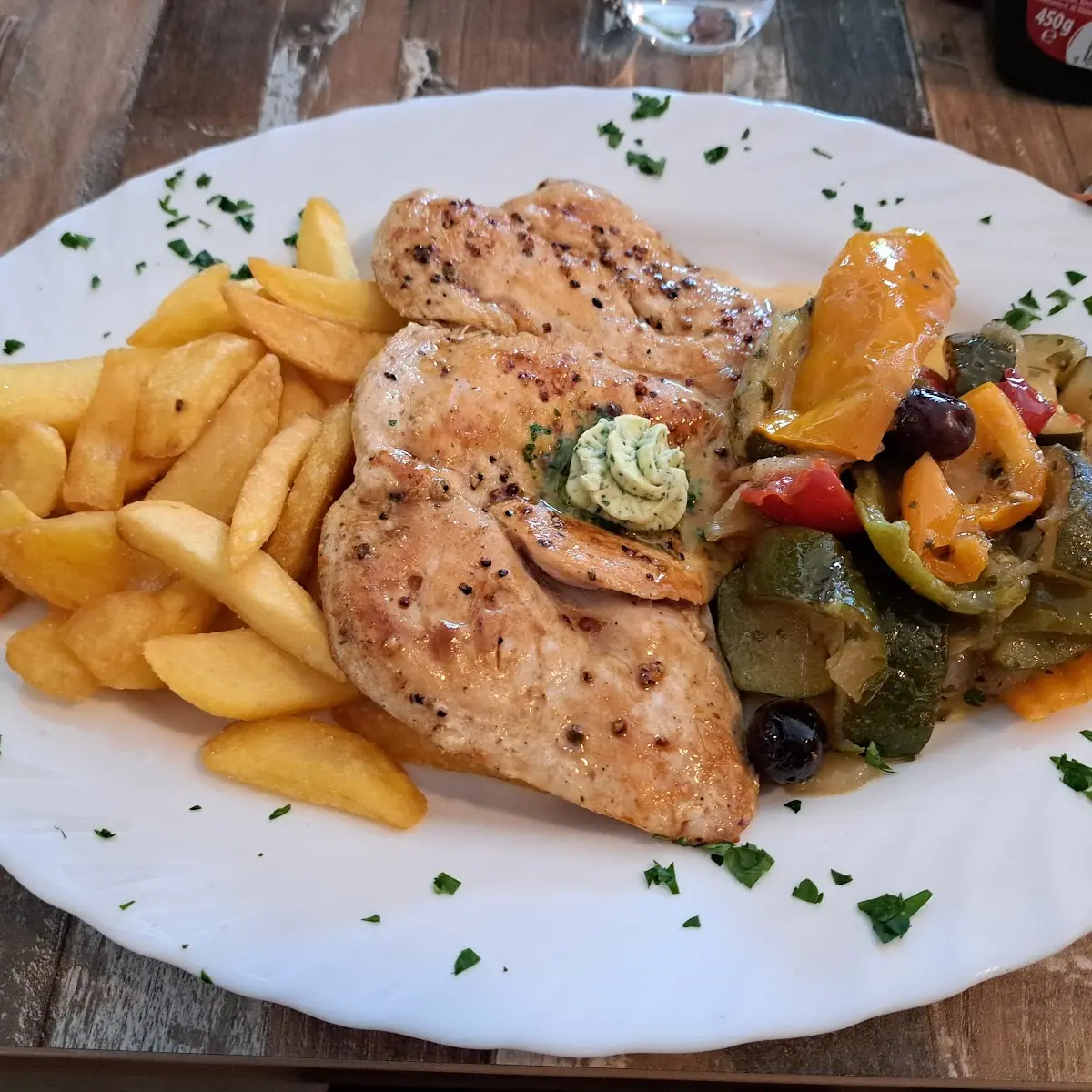 Gegrilltes Henderlfilet Oder Schweinerückensteak