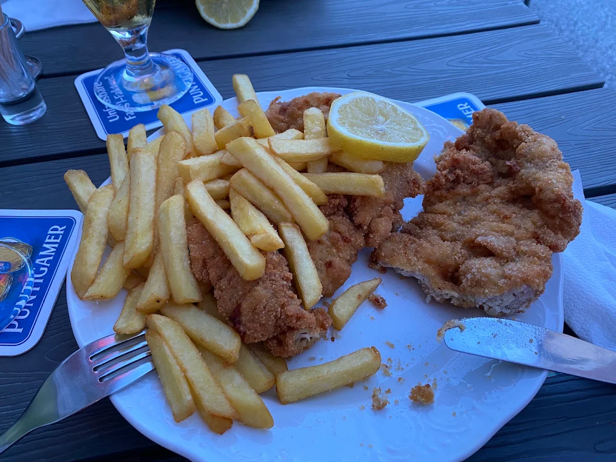 Wiener Schnitzel Mit Pommes Frites