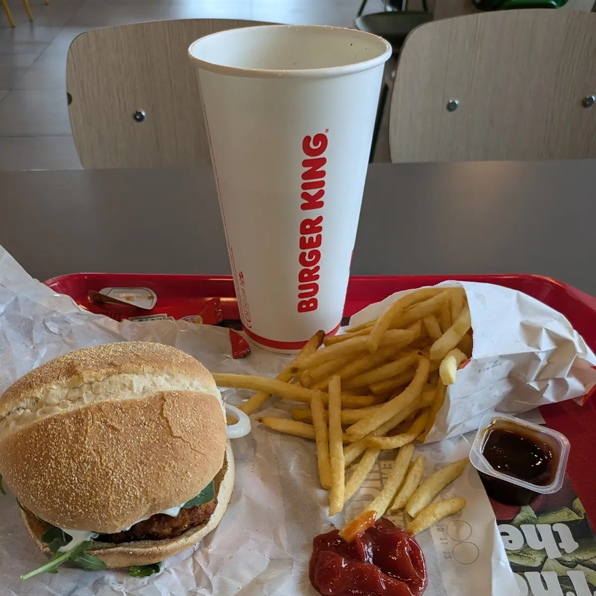 Halloumi Chicken Burger Menü