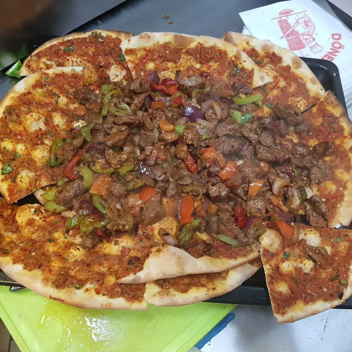 Lahmacun Mit Fleisch