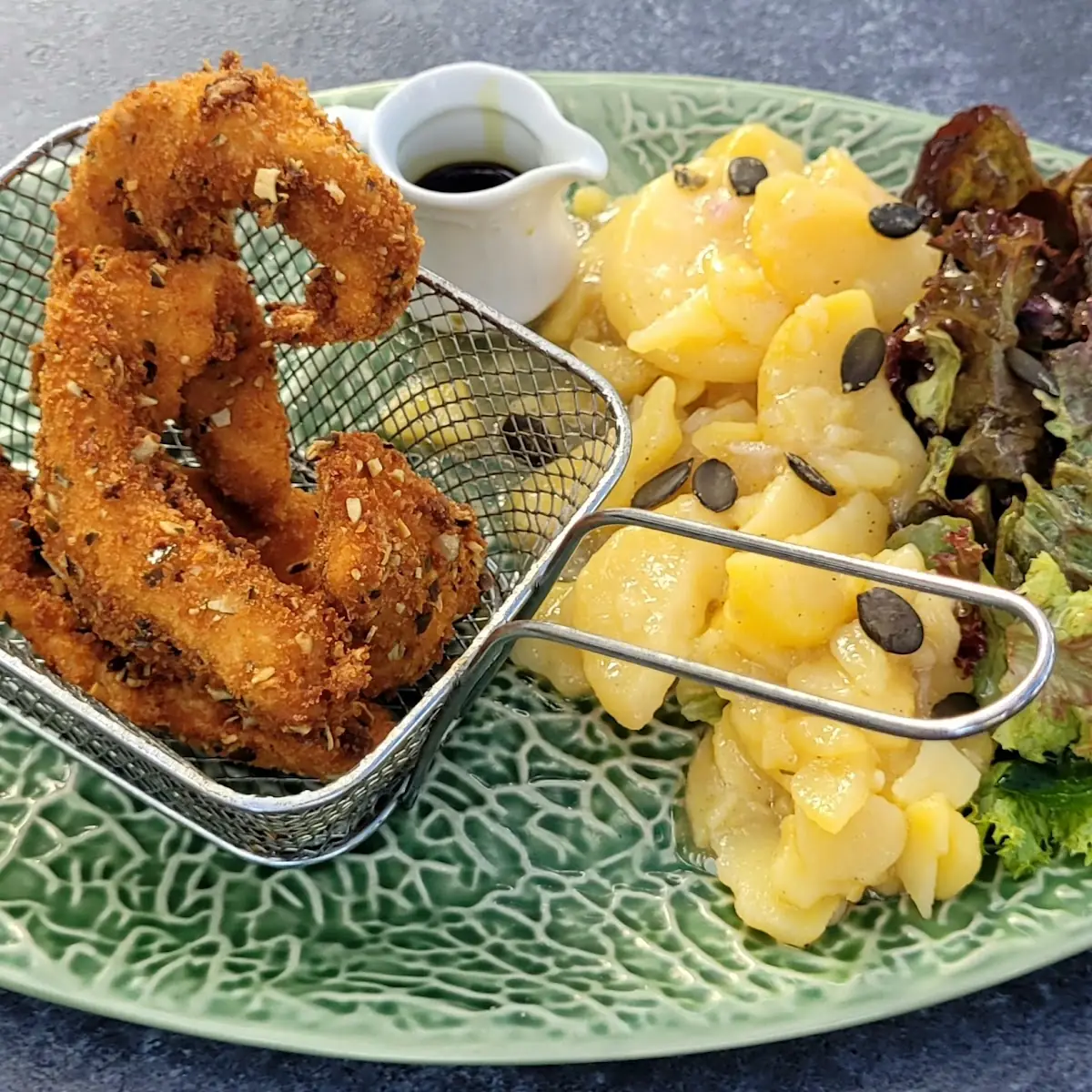 Steirischer Backhendl Salat