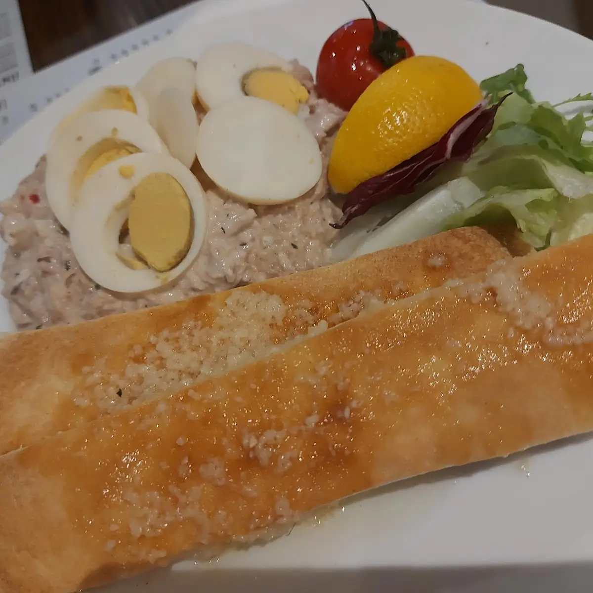 Tuna Salata