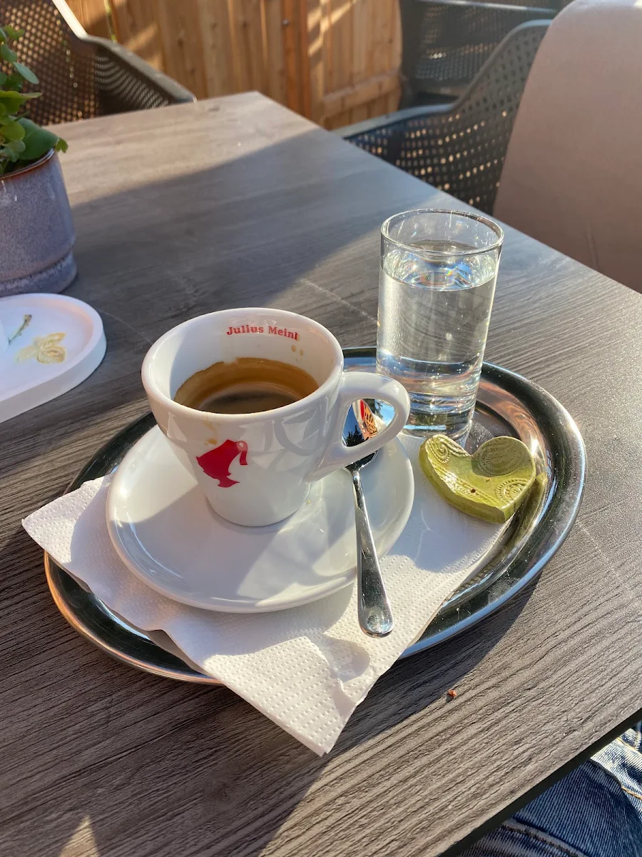 Ein Ganz Normaler Kaffee