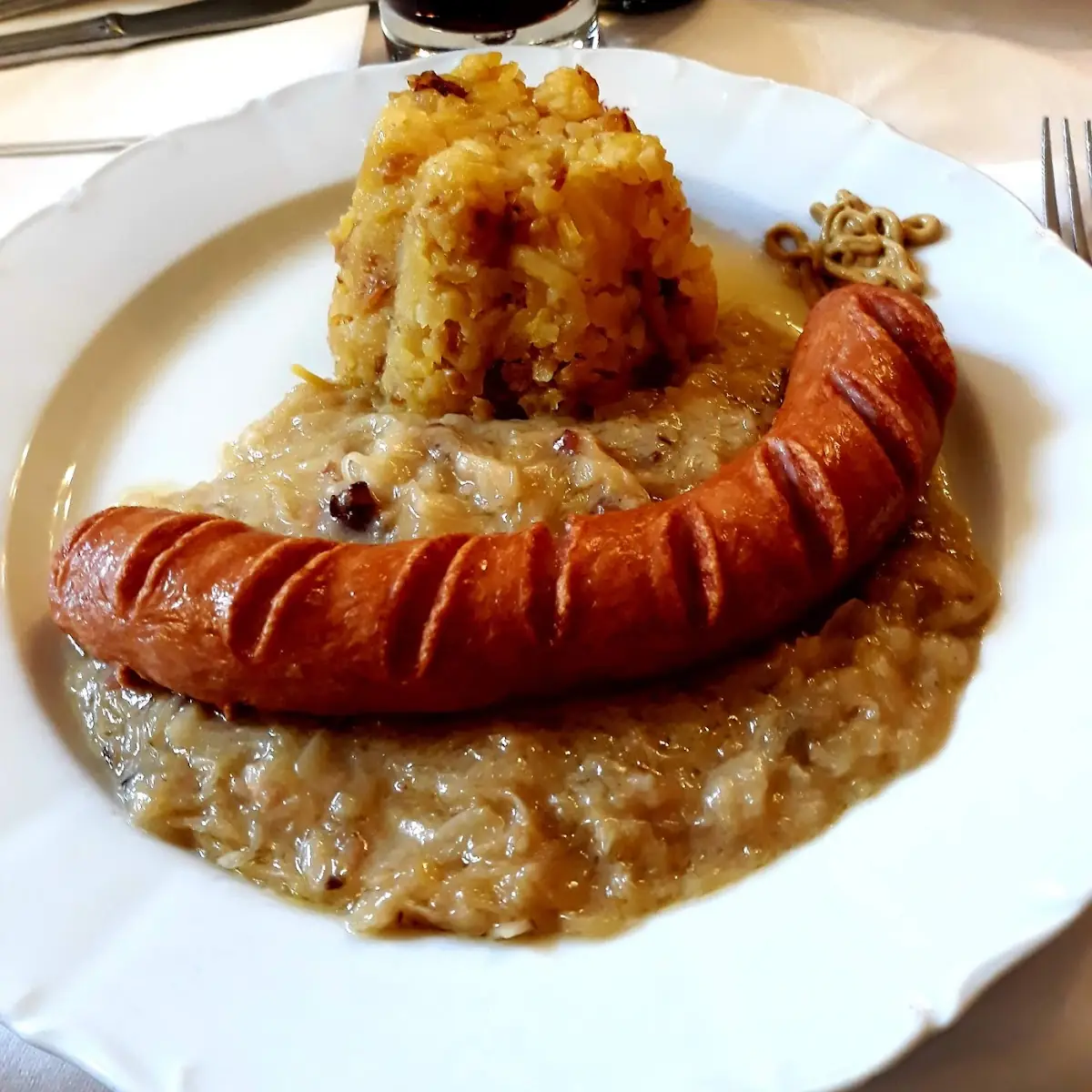 Bratwurst Mit Sauerkraut