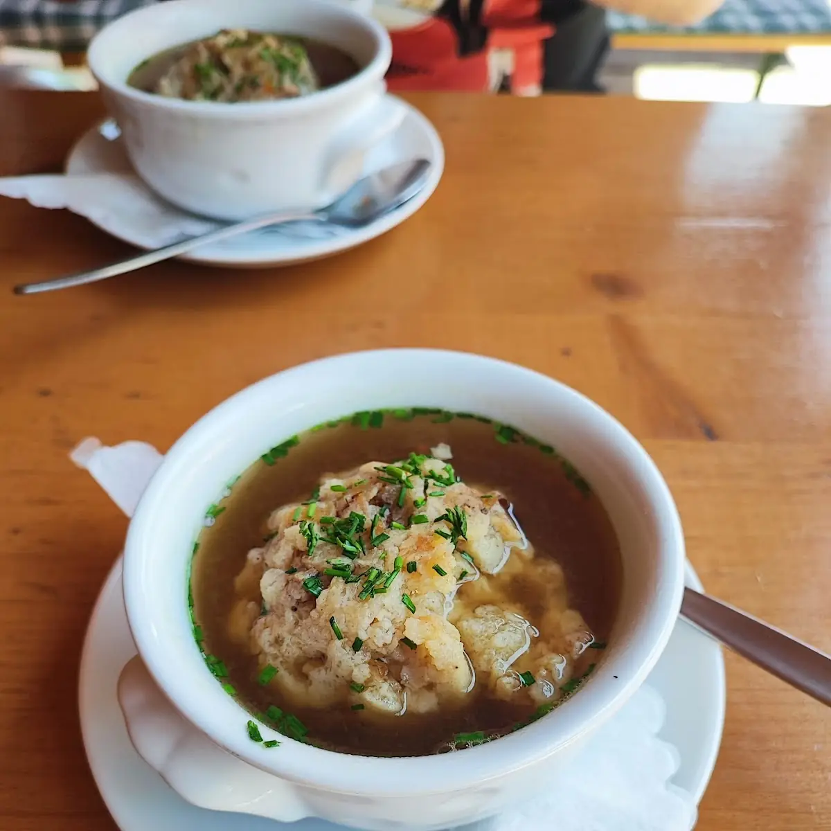 Kraftbrühe Mit Speckknödel
