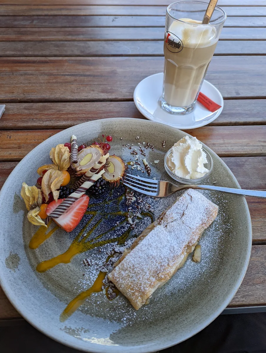 Apple Strudel
