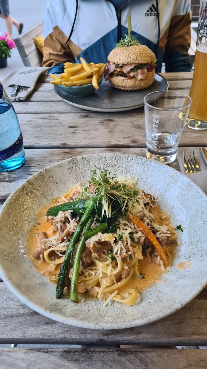 Tagliatelle Mit Pfifferlingen
