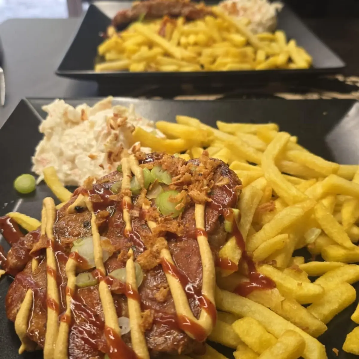 Mit Pommes