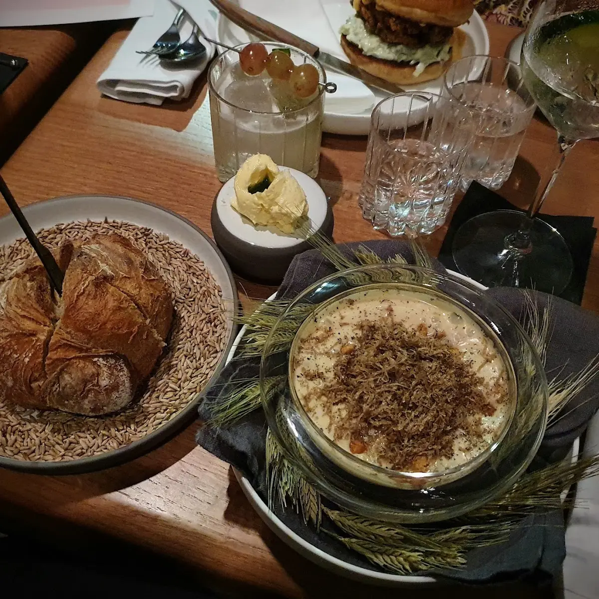 Kumptners Trüffelei Und Öfferl Sauerteigbrot