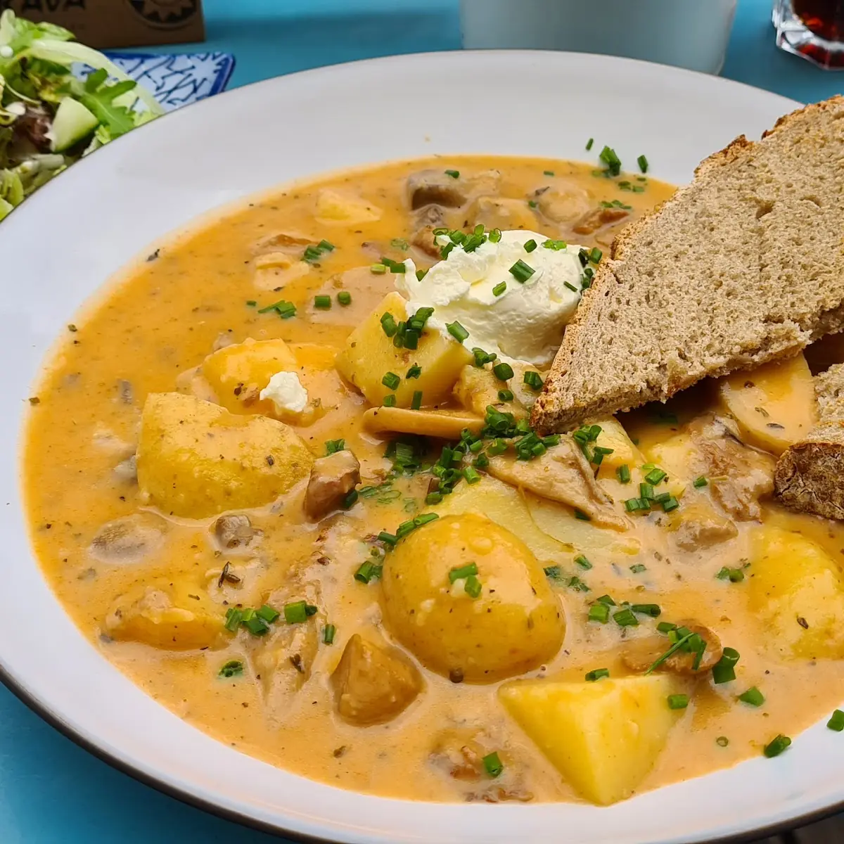 Eierschwammer Erdäpfel Gulasch