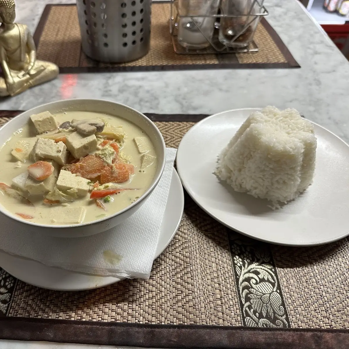 Gäng Kiau Wan Green Curry With Rice
