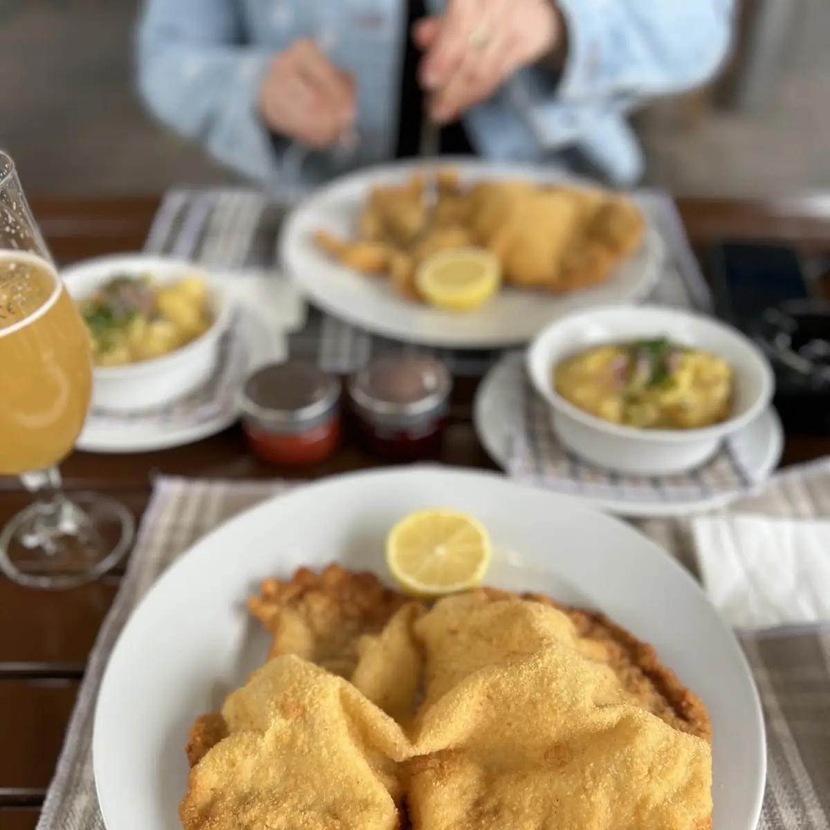 Wiener Schnitzel Vom Kalb Mit Pommes