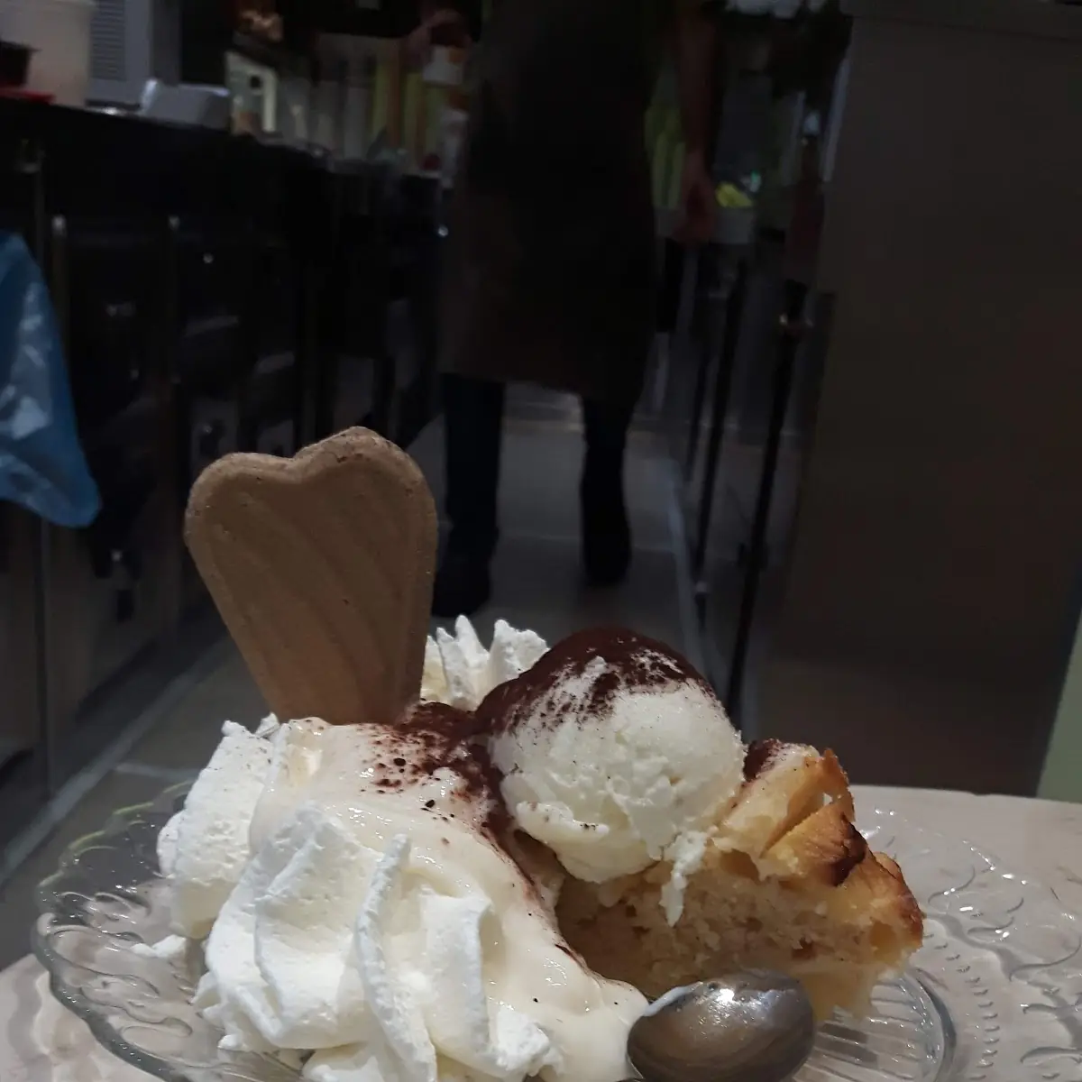 Apfelkuchen Mit Vanilleeis