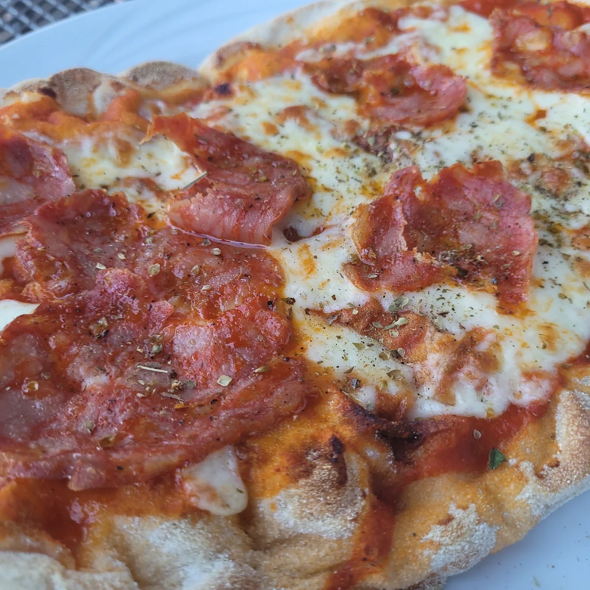 Pinsa Salami
