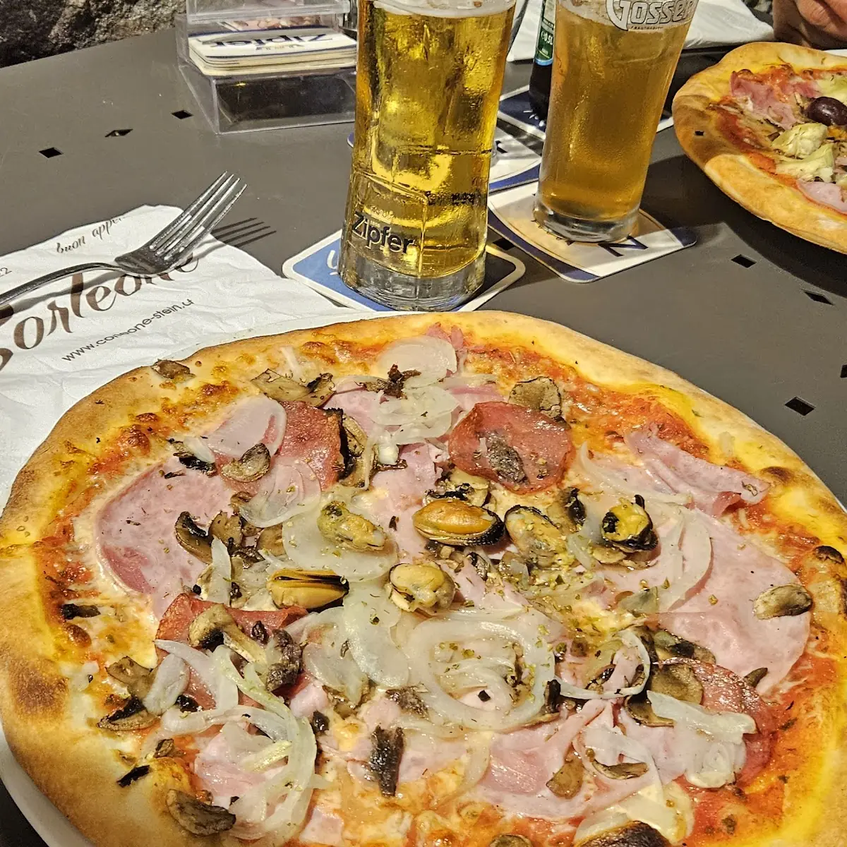 Gemischte Pizza