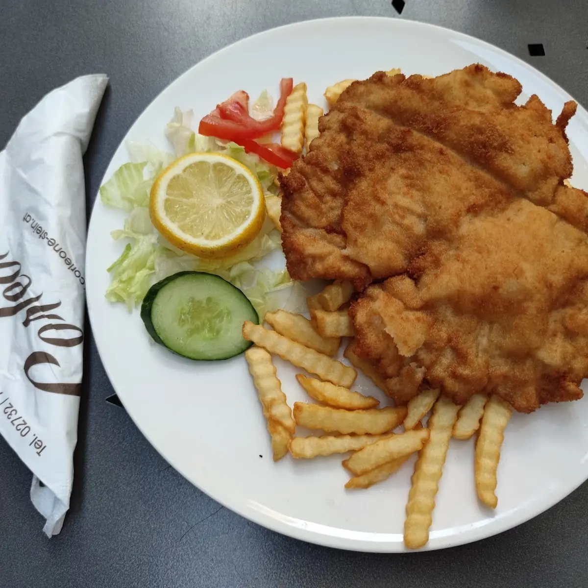 Wiener Schnitzel Mit Pommes Frites