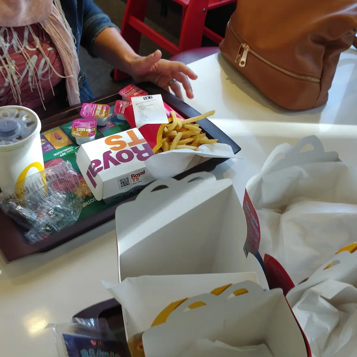 Happy Meal Und Hamburger Royal TS Menü