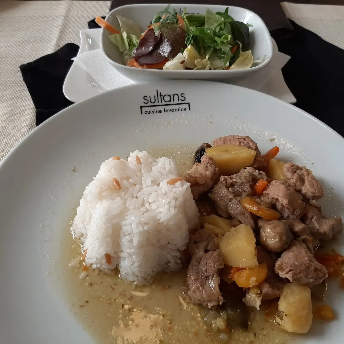 Kalbfleisch Mit Gemüse Und Reis