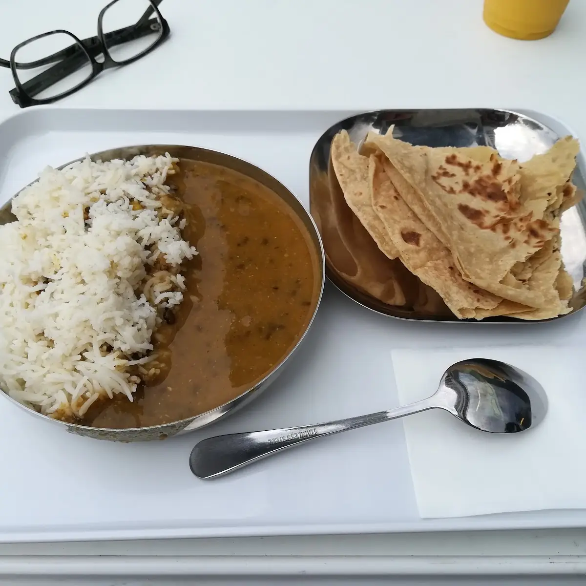 Tages Curry Mit Reis Und Chapati