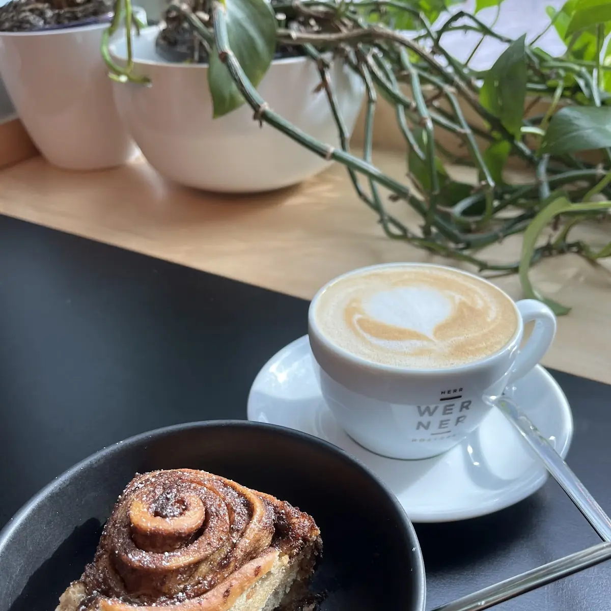 Zuckerfreie Vegane Zimtschnecke