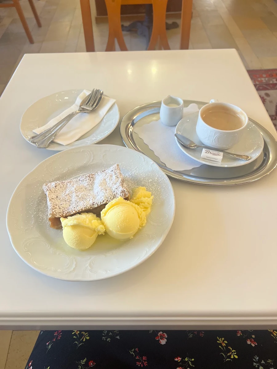 Apple Strudel With Vanilla Sauce