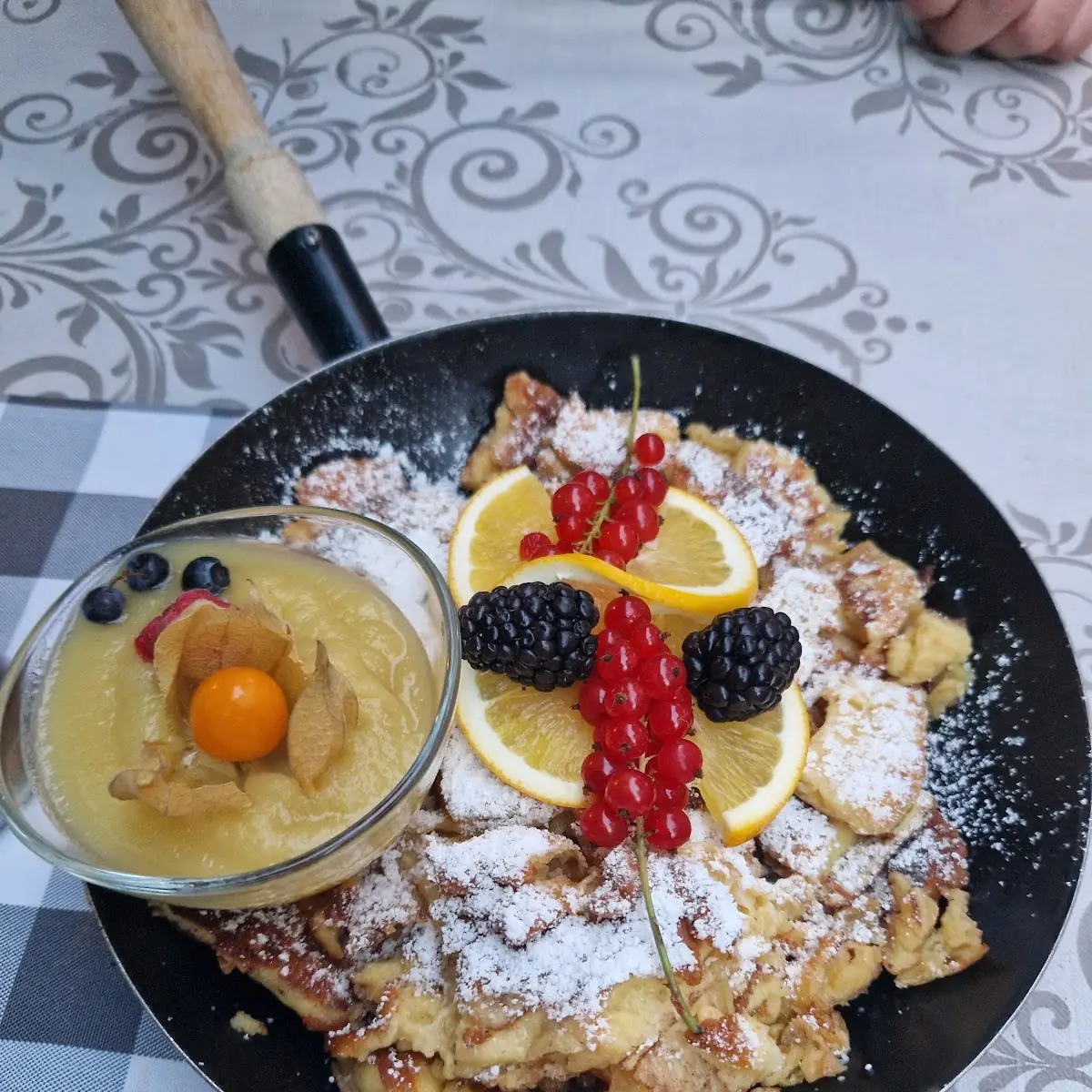 Kaiserschmarren Mit Apfelmus