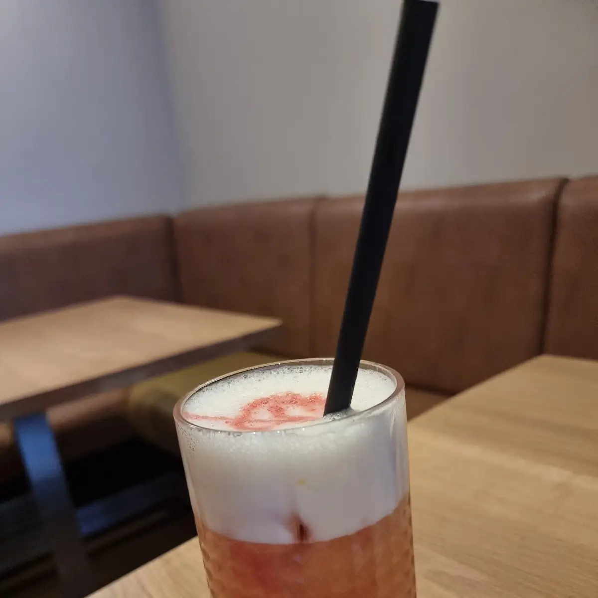 Alkoholfreier Cocktail Mit Grenadine Ananas Maracuja Und Orangen