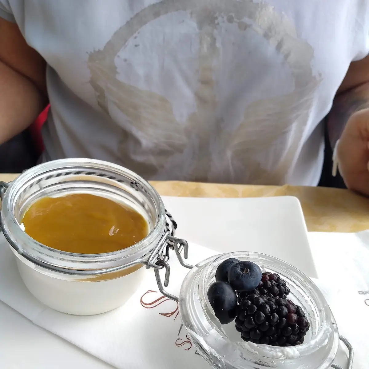 Panacota Mit Caramel Soße