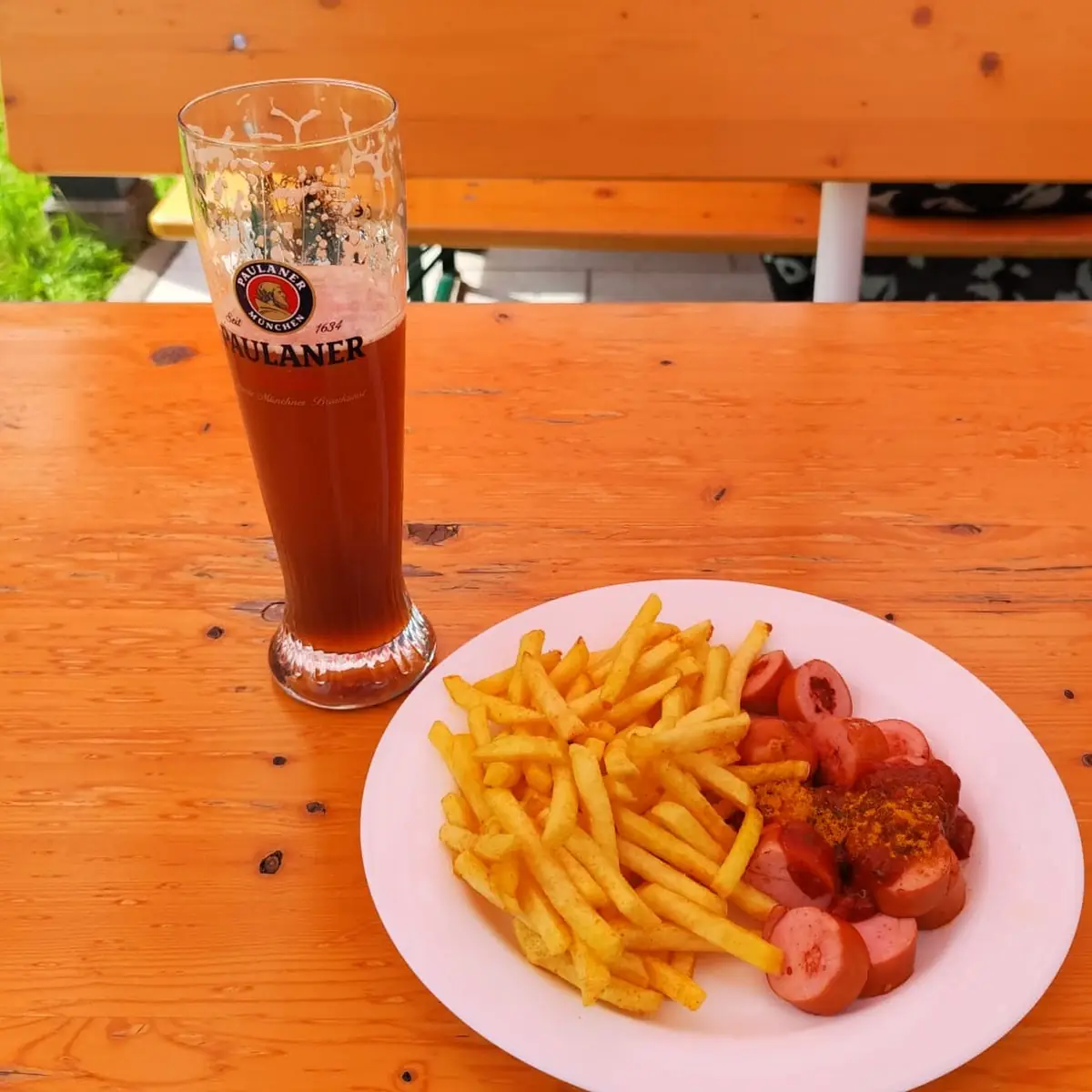 Currywurst Mit Pommes